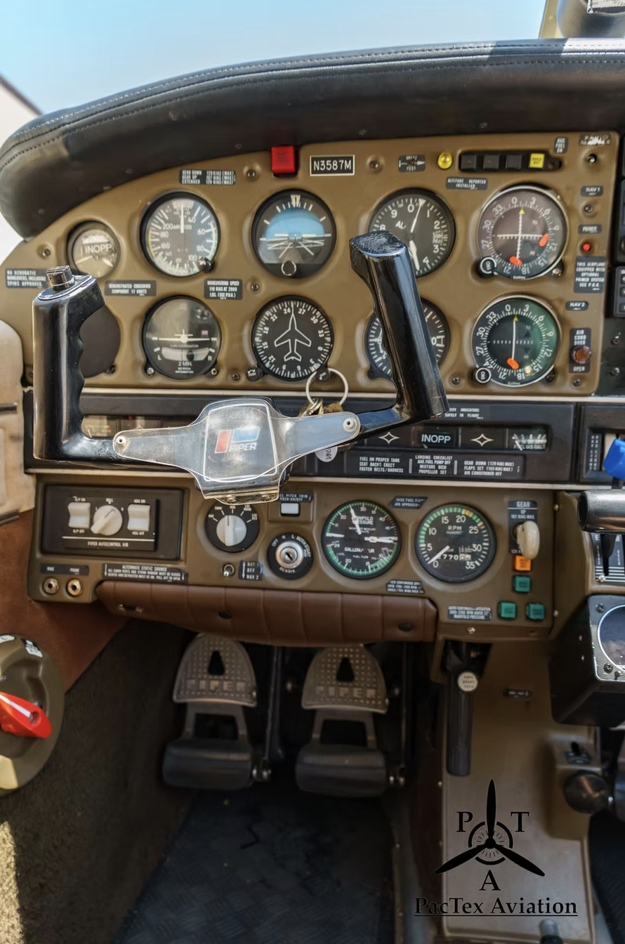 Piper Turbo Arrow II image 8